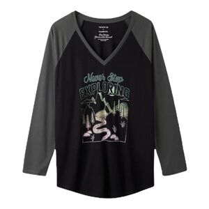 NWT Torrid 00 (M/L 10) Never Stop Exploring Graphic Tee Baseball Style T-shirt